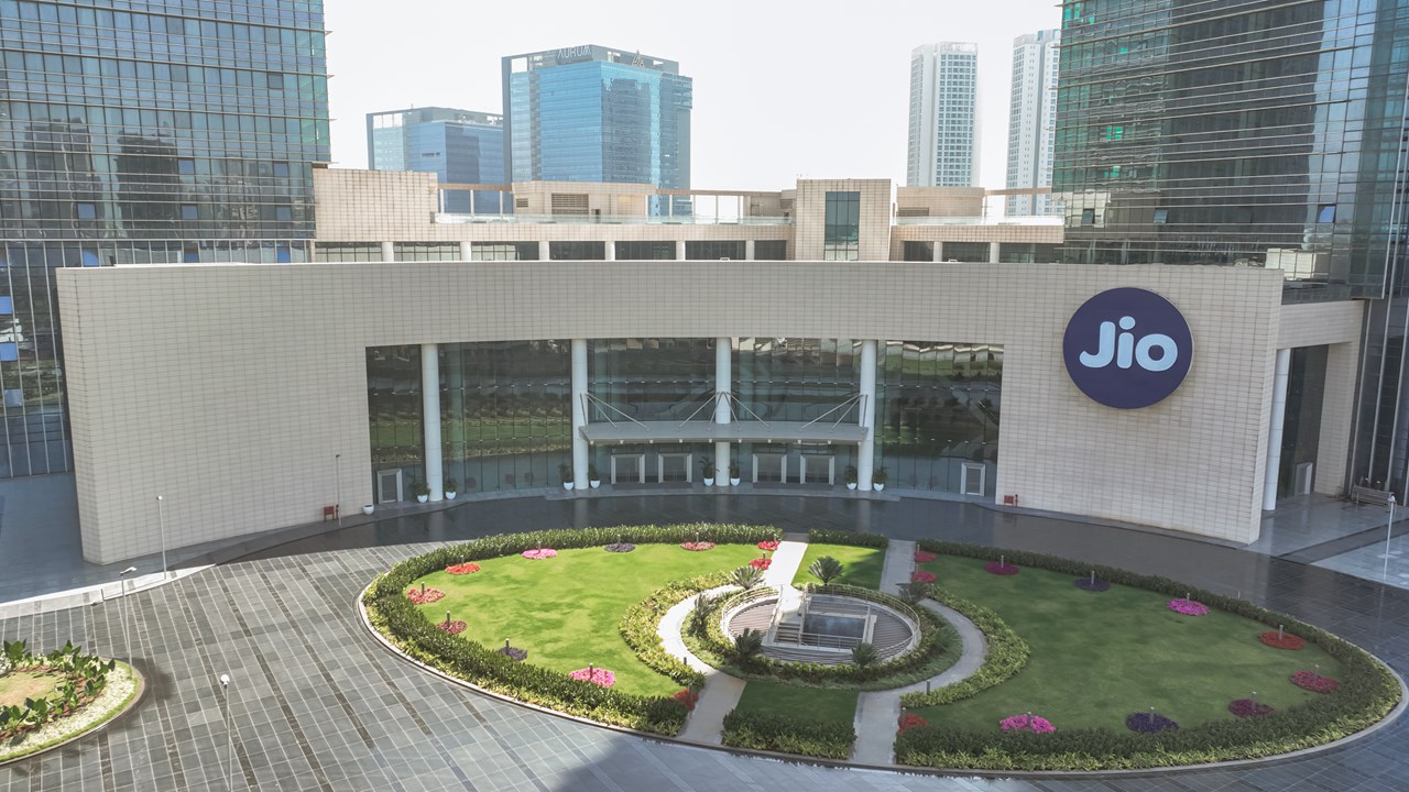 Jio Off Campus Hiring For Graduate Engineer Trainee