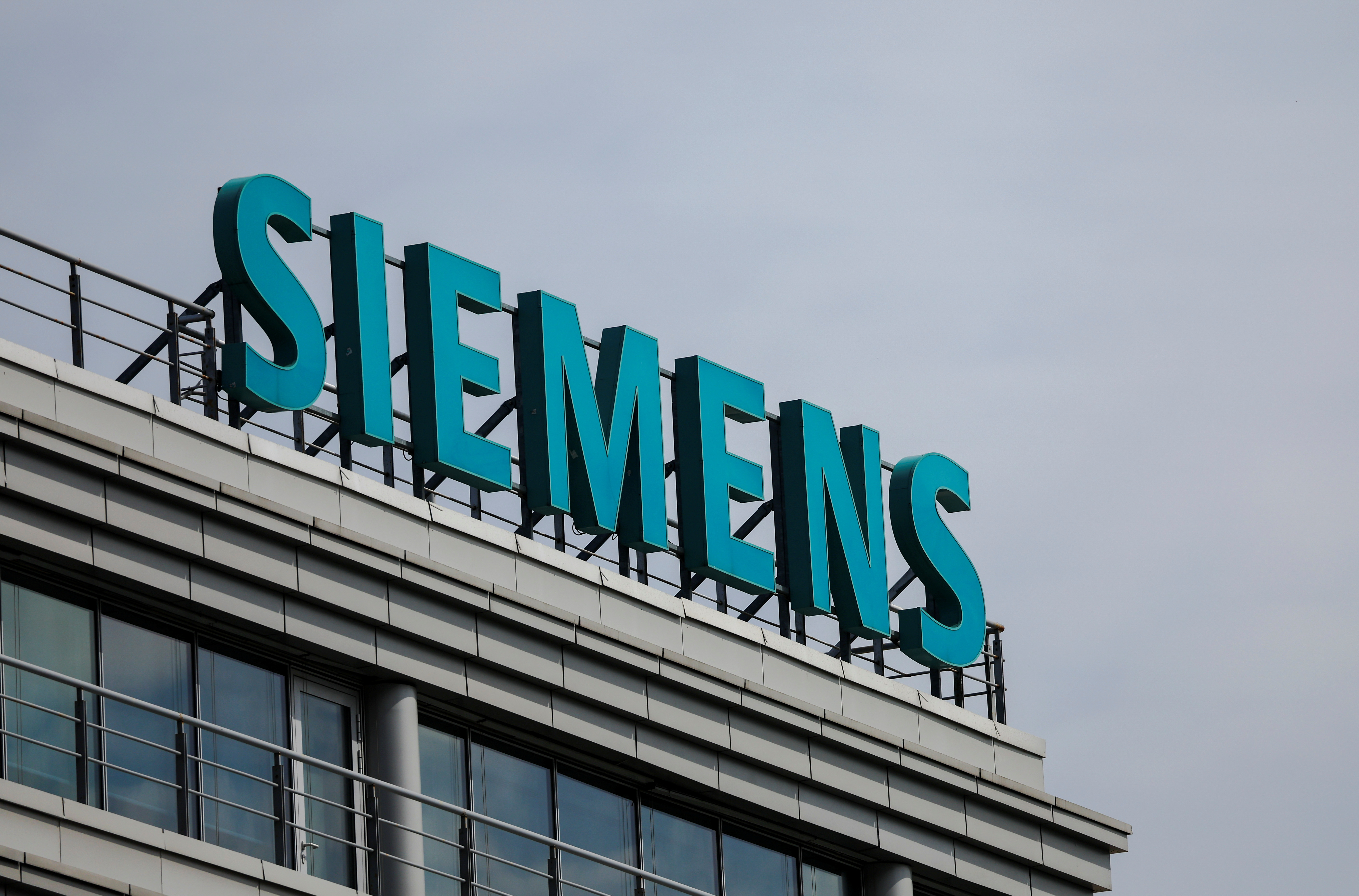 Siemens Job Opportunity For Data Analyst