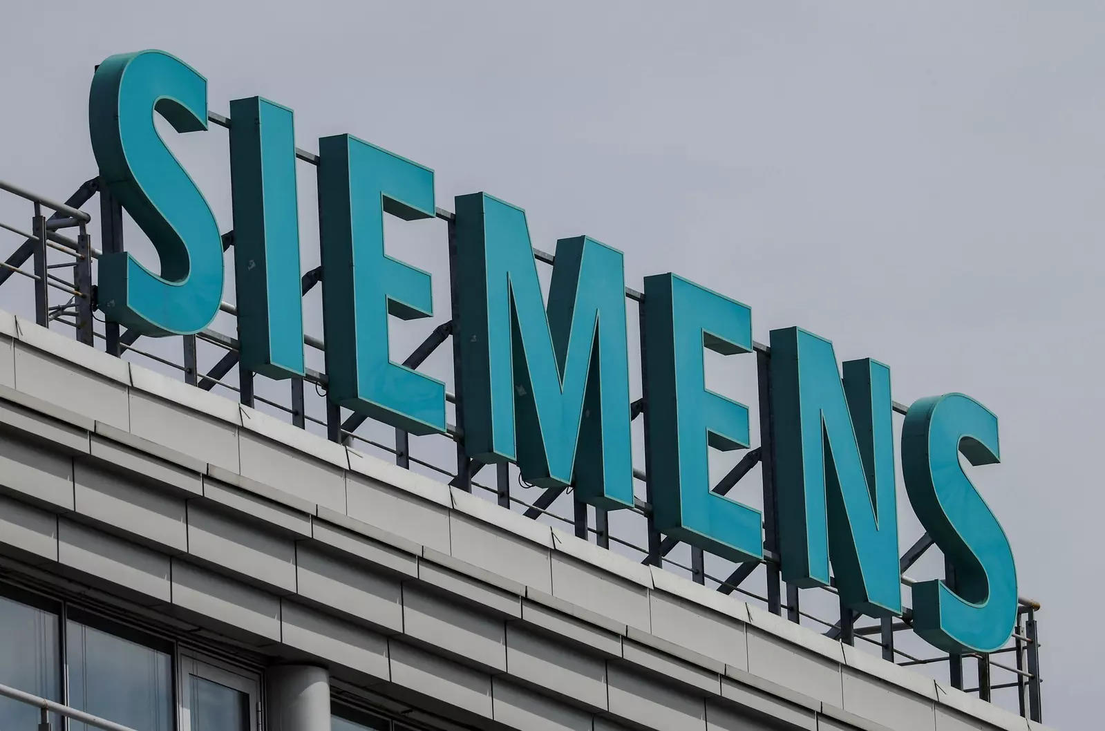 Siemens Hiring For Associate Test Engineer