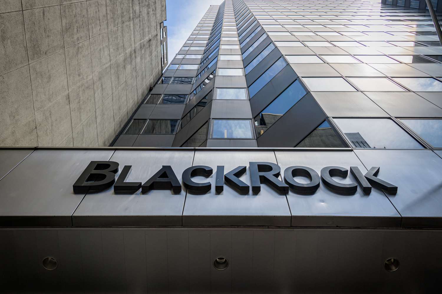 BlackRock’s Hiring For Analyst - Data Management
